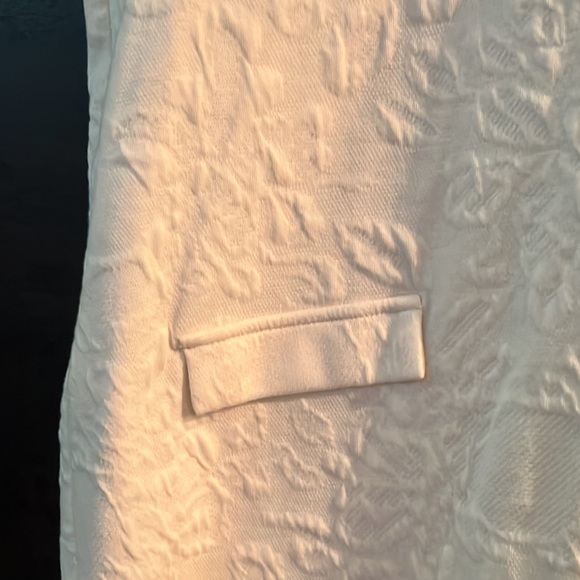 Perfect LWD (Little White Dress) - Picture 4 of 5